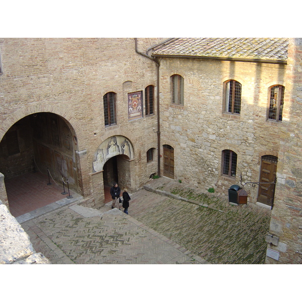 รูปถ่าย อิตาลี(Italy) ซานจีมิญญาโน(San Gimignano) 2004-03 17