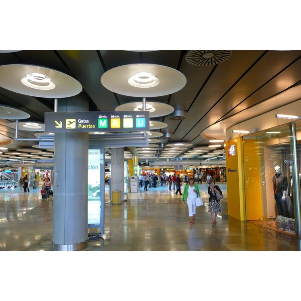 รูปถ่าย สเปน(Spain) มาดริค(Madrid) ท่าอากาศยานบาราคัส(Barajas Airport) 2007-09 32