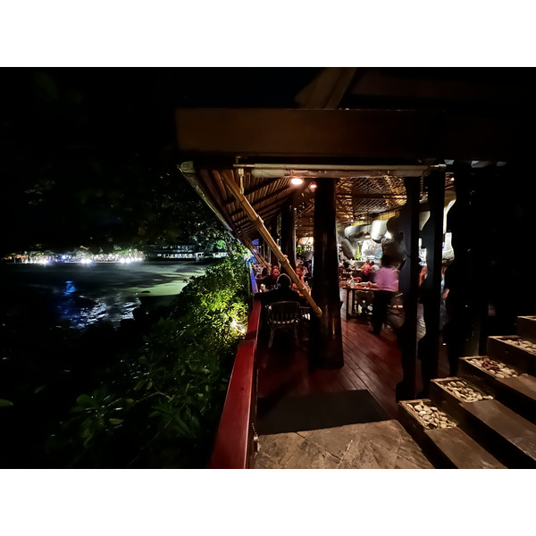 รูปถ่าย ไทย(Thailand) ภูเก็ต(Phuket) หาดกะรน(Karon Beach) ร้านอาหารออนเดอะร็อก(On the rock Restaurant) 2021-12 37