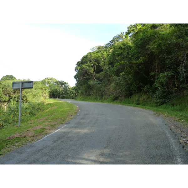 รูปถ่าย นิวแคลิโดเนีย(New Caledonia) ถนนจากตงตูตาไปทีโอ(Tontouta to Thio road) 2010-05 43