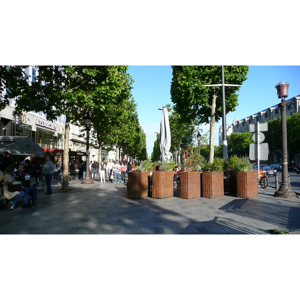 รูปถ่าย ฝรั่งเศส(France) ปารีส(Paris) ช็องเซลีเซ(Champs Elysees) 2007-04 12