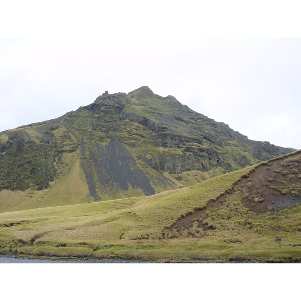 รูปถ่าย ไอซ์แลนด์(Iceland) สโคกาฟอส(Skogafoss) 2003-03 1