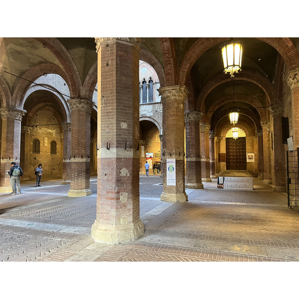 รูปถ่าย อิตาลี(Italy) ซีเอน่า(Siena) วังปุบบลีโก(Palazzo Pubblico) 2021-09 100