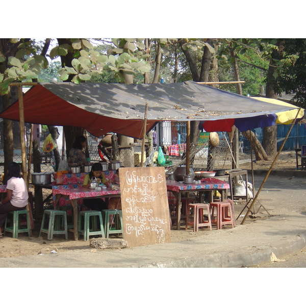 รูปถ่าย พม่า(Myanmar) ย่างกุ้ง(Yangon) 2005-01 191