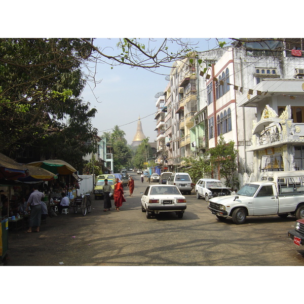 รูปถ่าย พม่า(Myanmar) ย่างกุ้ง(Yangon) 2005-01 188