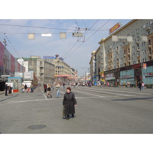 รูปถ่าย รัสเซีย(Russia) มอสโก(Moscow) ถนนตแวร์สกายา(Tverskaya Street) 2005-04 107