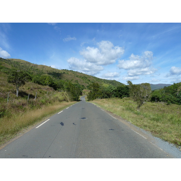 รูปถ่าย นิวแคลิโดเนีย(New Caledonia) ถนนจากตงตูตาไปทีโอ(Tontouta to Thio road) 2010-05 21