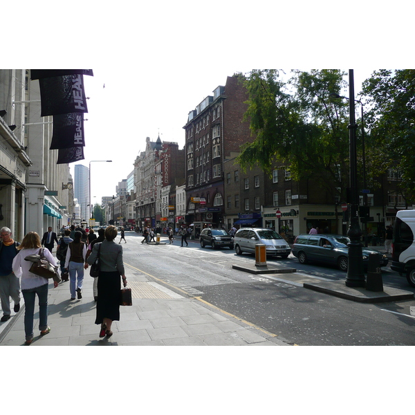 รูปถ่าย อังกฤษ(United Kingdom) ลอนดอน(London) ถนนท็อตแนมคอร์ต(Tottenham Court Road) 2007-09 65