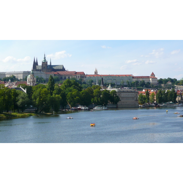 รูปถ่าย สาธารณรัฐเช็ก(Czech Republic) ปราก(Prague) ริมฝั่งสเมตานา(Smetanovo nabr) 2007-07 45
