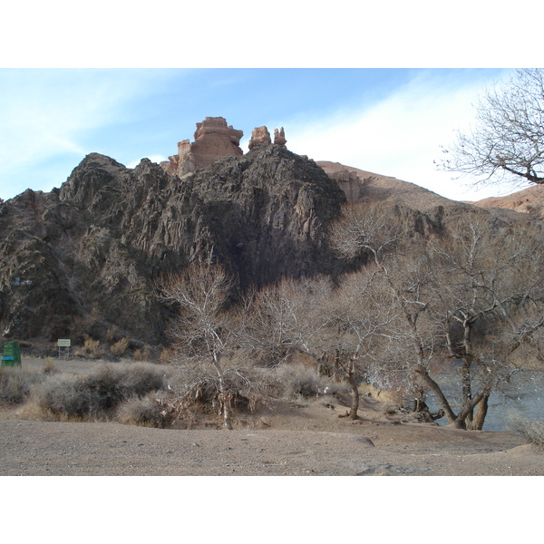 รูปถ่าย คาซัคสถาน(Kazakhstan) หุบผาชารึน(Charyn Canyon) 2007-03 64