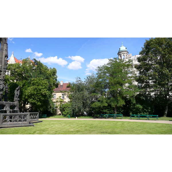 รูปถ่าย สาธารณรัฐเช็ก(Czech Republic) ปราก(Prague) ริมฝั่งสเมตานา(Smetanovo nabr) 2007-07 0