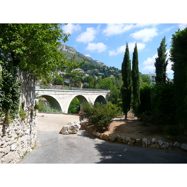 รูปถ่าย ฝรั่งเศส(France) วังซ์(Vence) ถนนอ็องรี-อีนาร์(Avenue H. Isnard) 2007-07 27