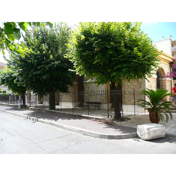 รูปถ่าย ฝรั่งเศส(France) วังซ์(Vence) ถนนอ็องรี-อีนาร์(Avenue H. Isnard) 2007-07 4