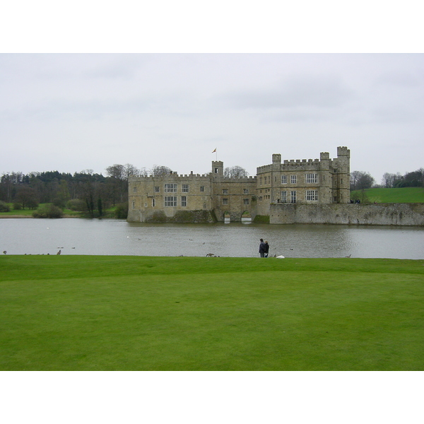 รูปถ่าย อังกฤษ(United Kingdom) ปราสาทลีดส์(Leeds castle) 2001-04 28