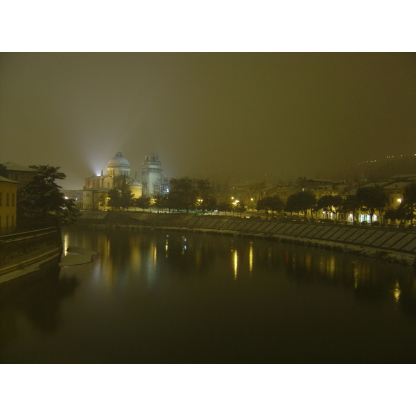 รูปถ่าย อิตาลี(Italy) เวโรเน่(Verona) 2005-03 30