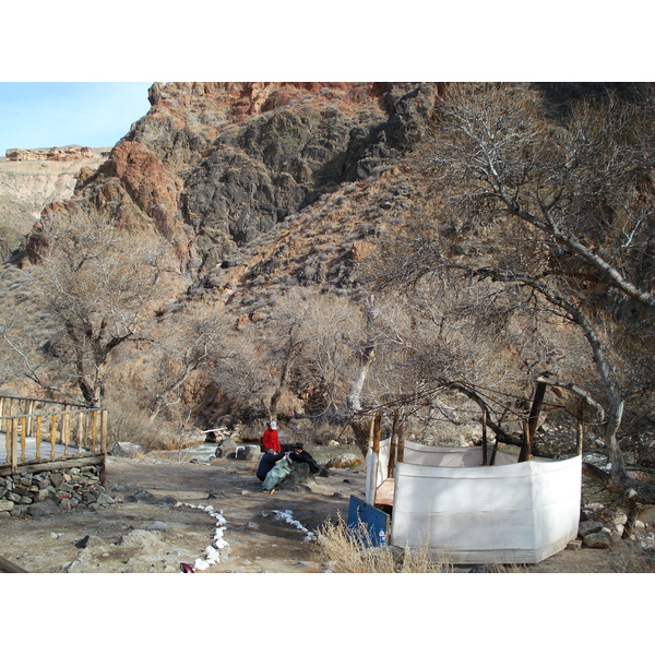 รูปถ่าย คาซัคสถาน(Kazakhstan) หุบผาชารึน(Charyn Canyon) 2007-03 224
