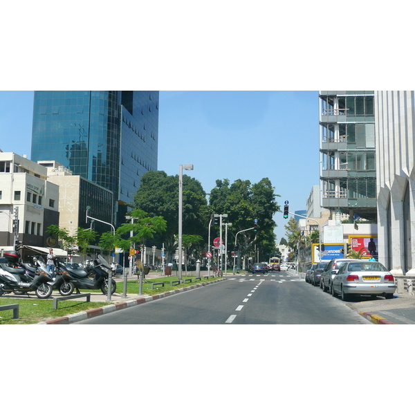 รูปถ่าย อิสราเอล(Israel) เทลอาวีฟ(Tel Aviv) ถนนรอธส์ไชลด์(Rothschild Street) 2007-06 5