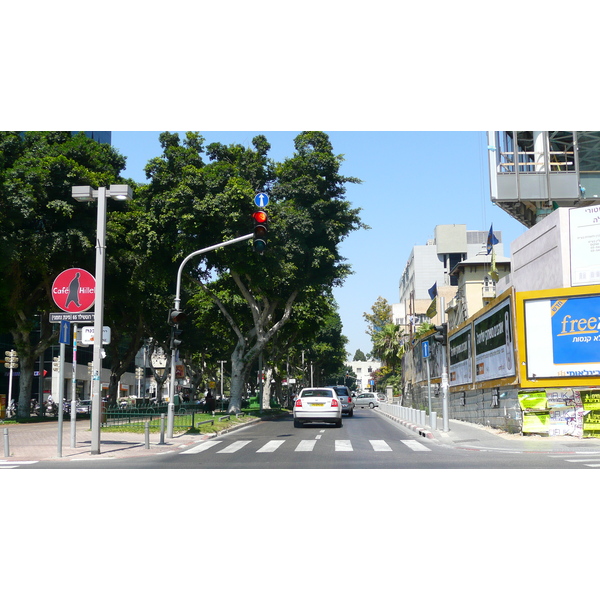 รูปถ่าย อิสราเอล(Israel) เทลอาวีฟ(Tel Aviv) ถนนรอธส์ไชลด์(Rothschild Street) 2007-06 2