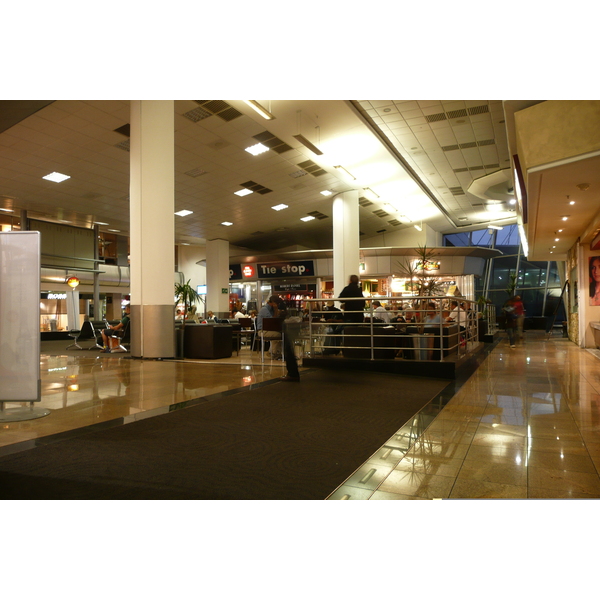 รูปถ่าย แอฟริกาใต้(South Africa) โจฮันเนสเบิร์ก(Johannesburg) สนามบินแทมโบ(Tambo Airport) 2008-09 0