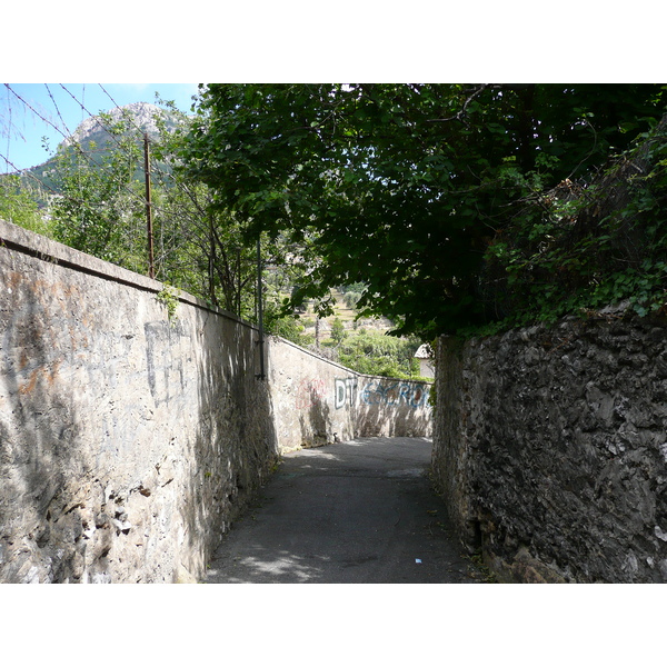 รูปถ่าย ฝรั่งเศส(France) วังซ์(Vence) ถนนอ็องรี-อีนาร์(Avenue H. Isnard) 2007-07 12