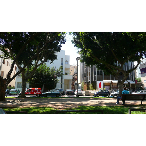 รูปถ่าย อิสราเอล(Israel) เทลอาวีฟ(Tel Aviv) ถนนรอธส์ไชลด์(Rothschild Street) 2007-06 18