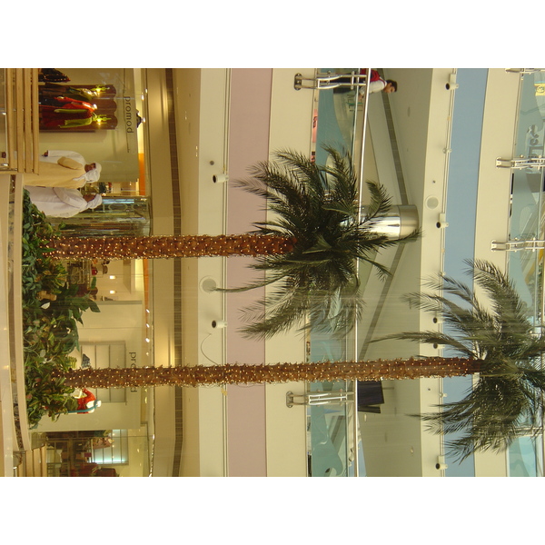 รูปถ่าย สหรัฐอาหรับเอมิเรตส์(United Arab Emirates) อาบูดาบี(Abu Dhabi) มารีนามอลล์(Marina Mall) 2005-09 16