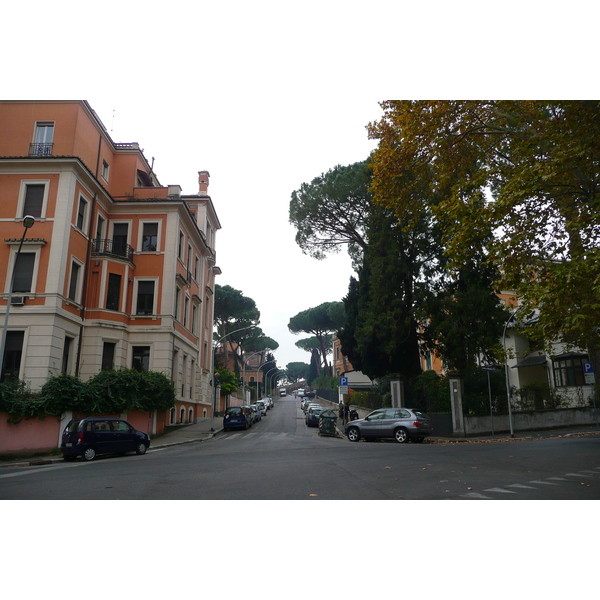 รูปถ่าย อิตาลี(Italy) โรม(Rome) ถนนเตรนตาอาปรีเล(Viale Trenta Aprile) 2007-11 8