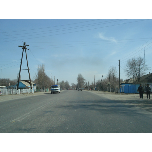 รูปถ่าย คาซัคสถาน(Kazakhstan) ถนนจากอัลมาตีไปหุบผาชารึน(Almaty to Charyn Canyon road) 2007-03 38