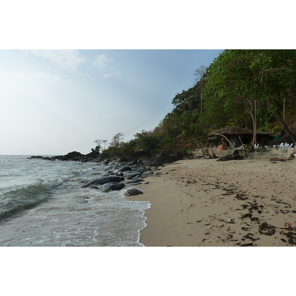 รูปถ่าย ไทย(Thailand) เกาะช้าง(Ko Chang) หาดทรายขาว(White sand beach) 2011-02 72