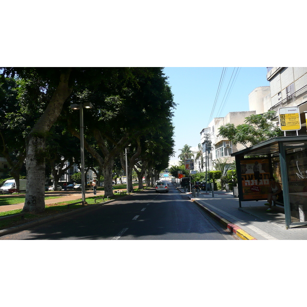รูปถ่าย อิสราเอล(Israel) เทลอาวีฟ(Tel Aviv) ถนนรอธส์ไชลด์(Rothschild Street) 2007-06 28