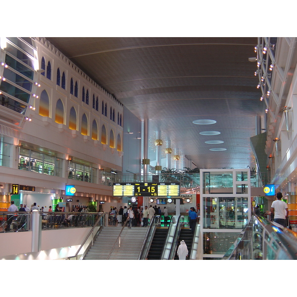 รูปถ่าย สหรัฐอาหรับเอมิเรตส์(United Arab Emirates) ดูไบ(Dubai) สนามบินดูไบ(Dubai International Airport) 2005-09 0