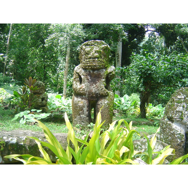 รูปถ่าย เฟรนช์โพลี่นีเซีย(Polynesia) หมู่เกาะมาร์เคซัส(Marquises) 2006-04 123