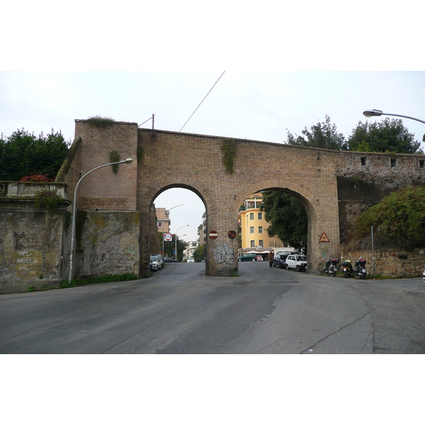 รูปถ่าย อิตาลี(Italy) โรม(Rome) ถนนจาโกโมเมดีชี(Via Giacomo Medici) 2007-11 12