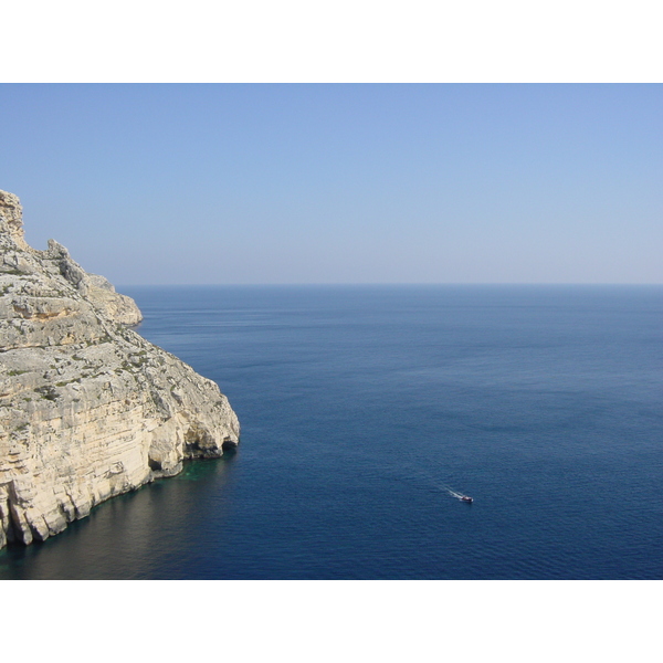 รูปถ่าย มอลตา(Malta) ถ้ำสีน้ำเงินแห่งซูร์รีก(Zurrieq Blue grotto) 2003-03 13