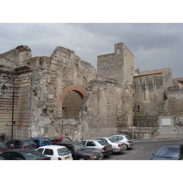 รูปถ่าย ฝรั่งเศส(France) อาร์เลอ(Arles) 2006-06 10