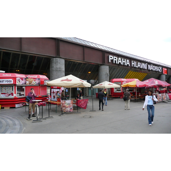 รูปถ่าย สาธารณรัฐเช็ก(Czech Republic) ปราก(Prague) สถานีรถไฟหลักปราก(Hlavni Nadrazi) 2007-07 8