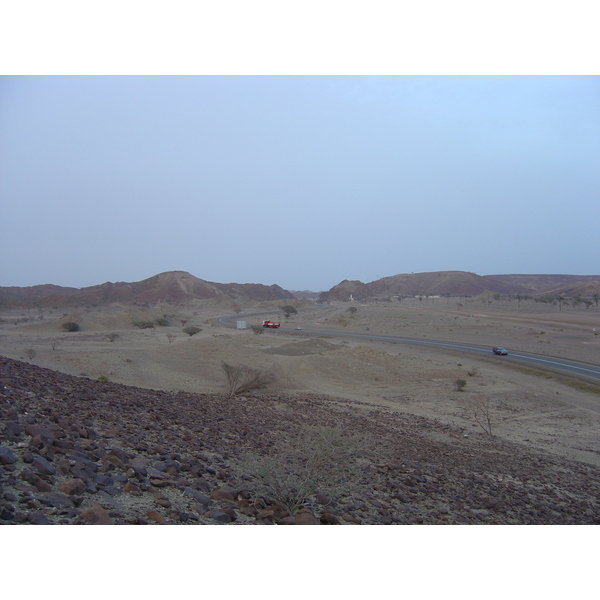 รูปถ่าย โอมาน(Oman) จากบูไรมิไปถนนโซฮาร์(Buraimi to Sohar road) 2005-03 33