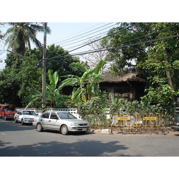 รูปถ่าย ไทย(Thailand) เชียงใหม่(Chiang Mai) ข้างในคุเมืองเชียงใหม่(Inside Canal) 2006-04 36