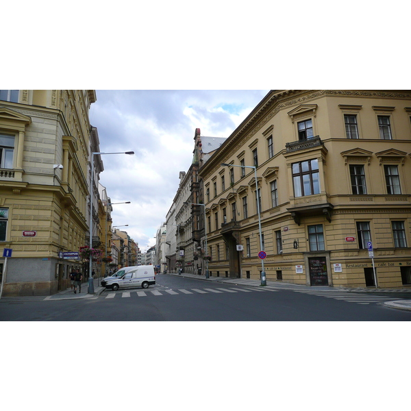 รูปถ่าย สาธารณรัฐเช็ก(Czech Republic) ปราก(Prague) ออปเลตาโลวา(Opletalova) 2007-07 24