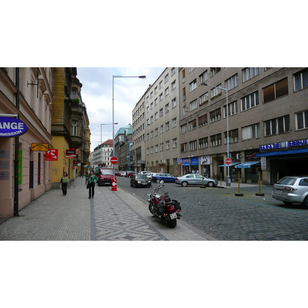 รูปถ่าย สาธารณรัฐเช็ก(Czech Republic) ปราก(Prague) ออปเลตาโลวา(Opletalova) 2007-07 12