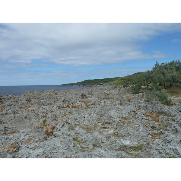 รูปถ่าย นิวแคลิโดเนีย(New Caledonia) เกาะลีฟู(Lifou) หน้าผาโซเดร(Xodre Cliffs) 2010-05 20