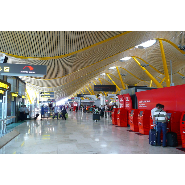 รูปถ่าย สเปน(Spain) มาดริค(Madrid) ท่าอากาศยานบาราคัส(Barajas Airport) 2007-09 9