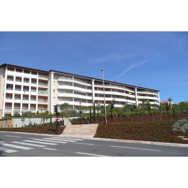รูปถ่าย ฝรั่งเศส(France) แอ็กซ์-อ็อง-โพรว็องส์(Aix en Provence) แอ็กซ์ฝั่งตะวันตก(Aix West) 2008-04 6