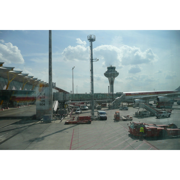 รูปถ่าย สเปน(Spain) มาดริค(Madrid) ท่าอากาศยานบาราคัส(Barajas Airport) 2007-09 41