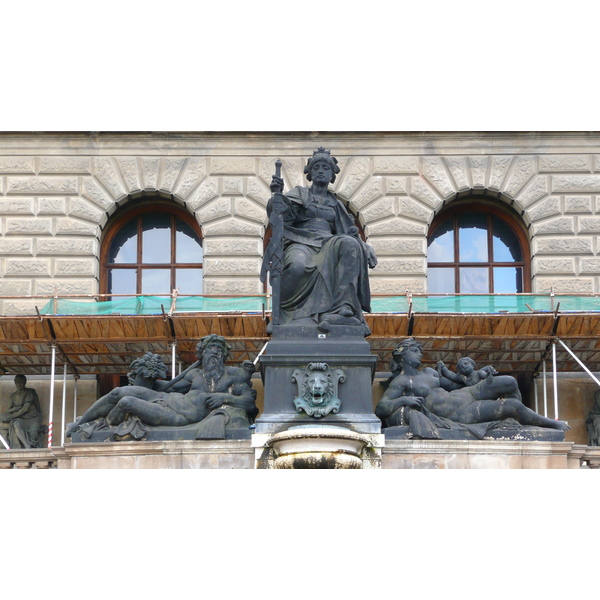 รูปถ่าย สาธารณรัฐเช็ก(Czech Republic) ปราก(Prague) จัตุรัสเวนเซสลาส(Vaclavske namesti) 2007-07 41