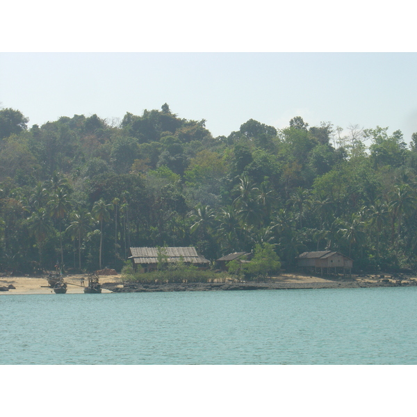 รูปถ่าย พม่า(Myanmar) มะริด(Myeik (Mergui)) 2005-01 118