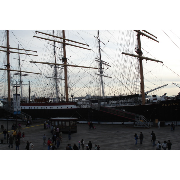 รูปถ่าย สหรัฐอเมริกา(United States) นิวยอร์ก(New York) ท่าเรือเซาท์สตรีต(South Street seaport) 2006-03 25