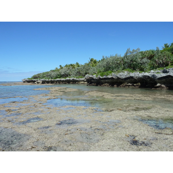 รูปถ่าย นิวแคลิโดเนีย(New Caledonia) เกาะลีฟู(Lifou) หมู่บ้านมู(Mu) 2010-05 48