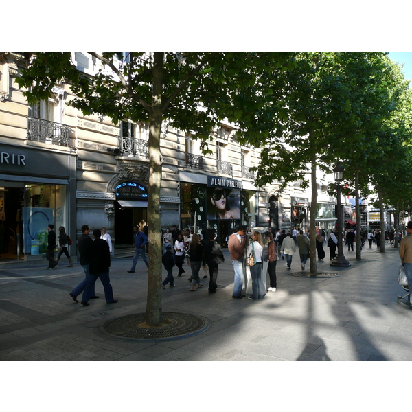 รูปถ่าย ฝรั่งเศส(France) ปารีส(Paris) ช็องเซลีเซ(Champs Elysees) 2007-04 4
