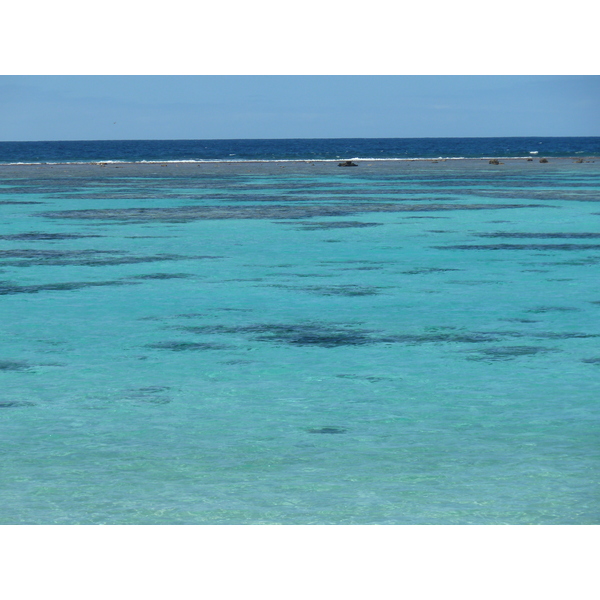 รูปถ่าย นิวแคลิโดเนีย(New Caledonia) เกาะลีฟู(Lifou) หมู่บ้านมู(Mu) 2010-05 28